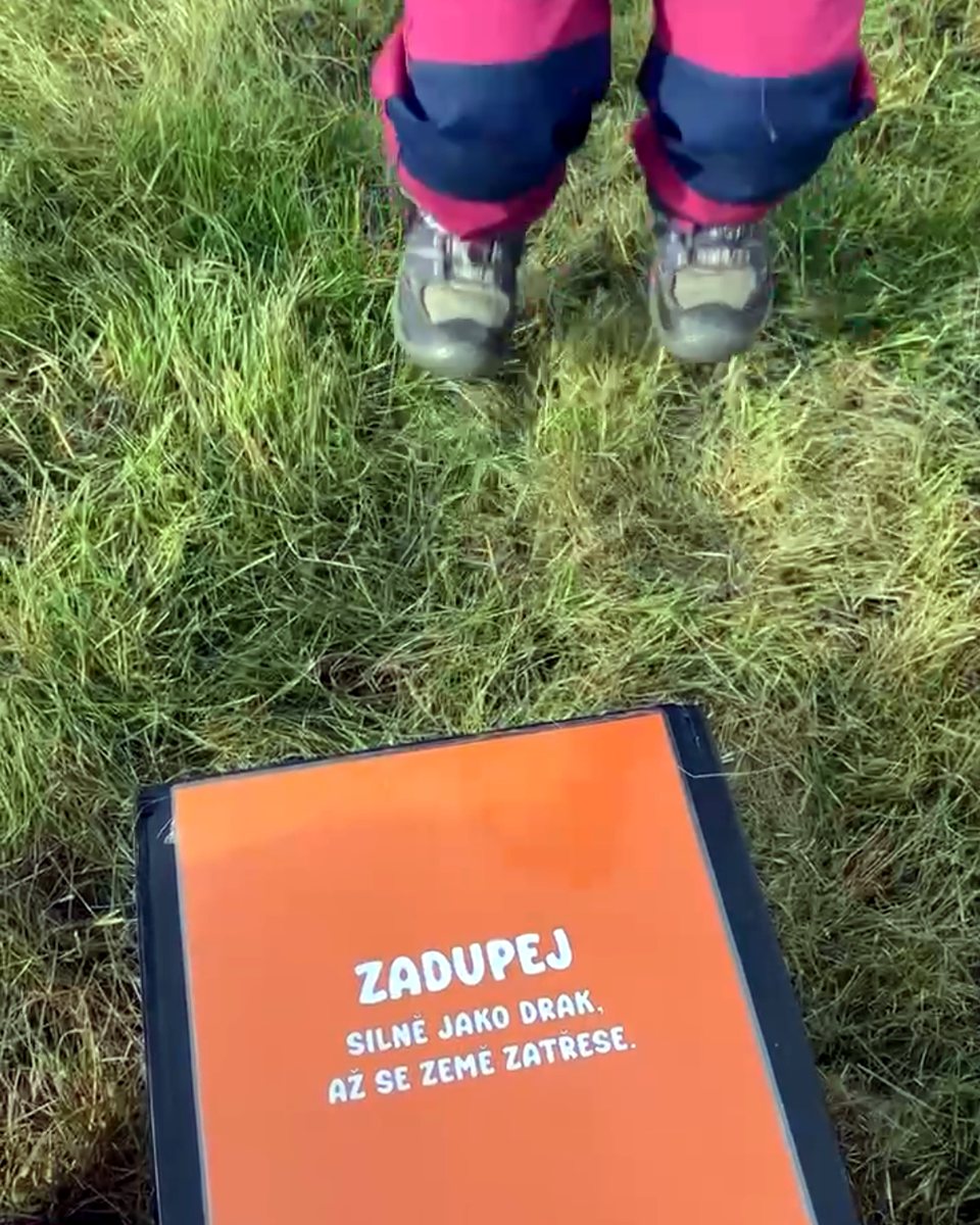 Dítě dupe u stanoviště Zadupej